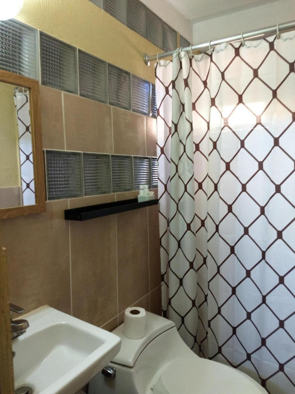 Bed and Breakfast Give House Guatemala City Екстер'єр фото
