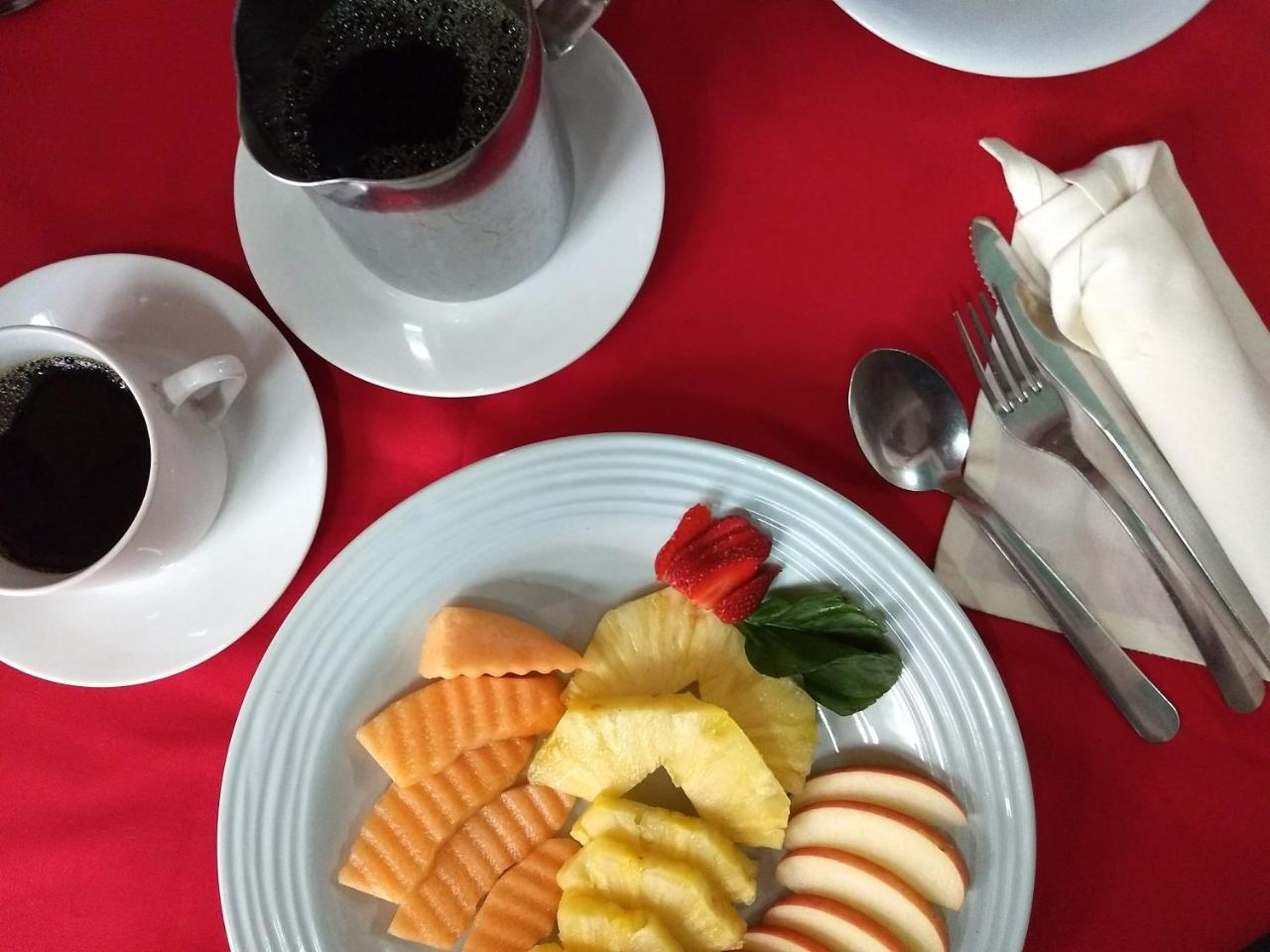 Bed and Breakfast Give House Guatemala City Екстер'єр фото