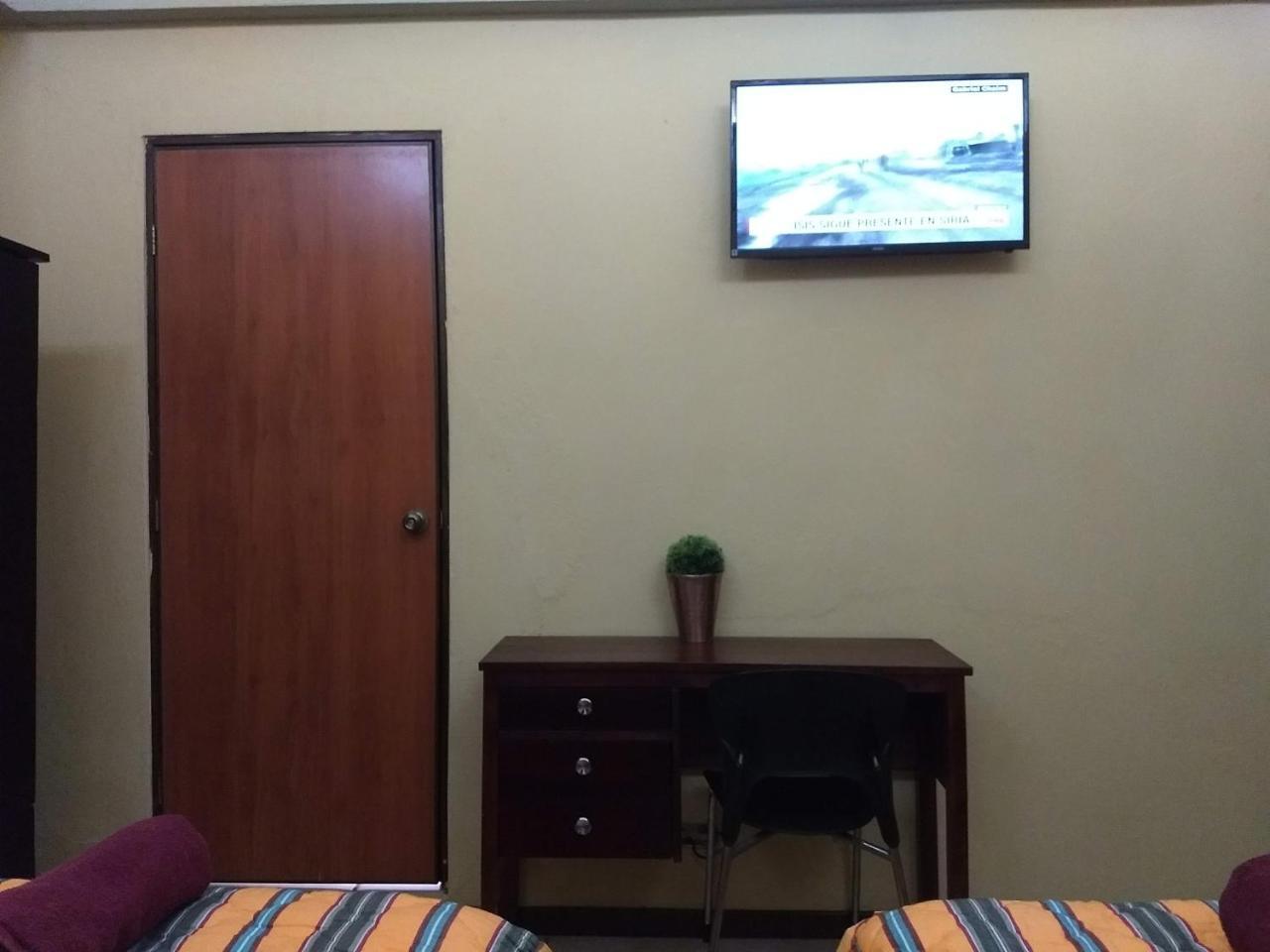 Bed and Breakfast Give House Guatemala City Екстер'єр фото