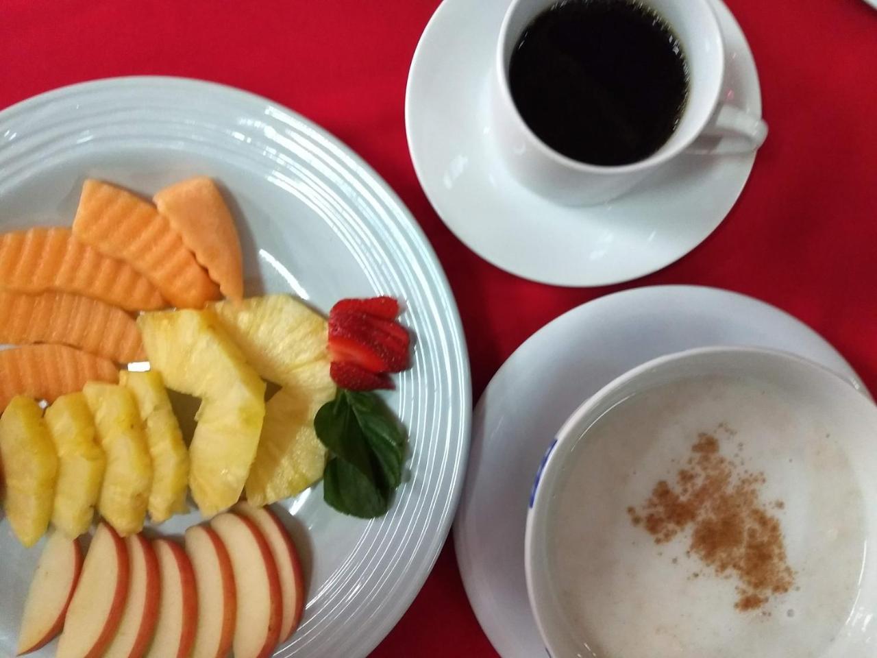 Bed and Breakfast Give House Guatemala City Екстер'єр фото