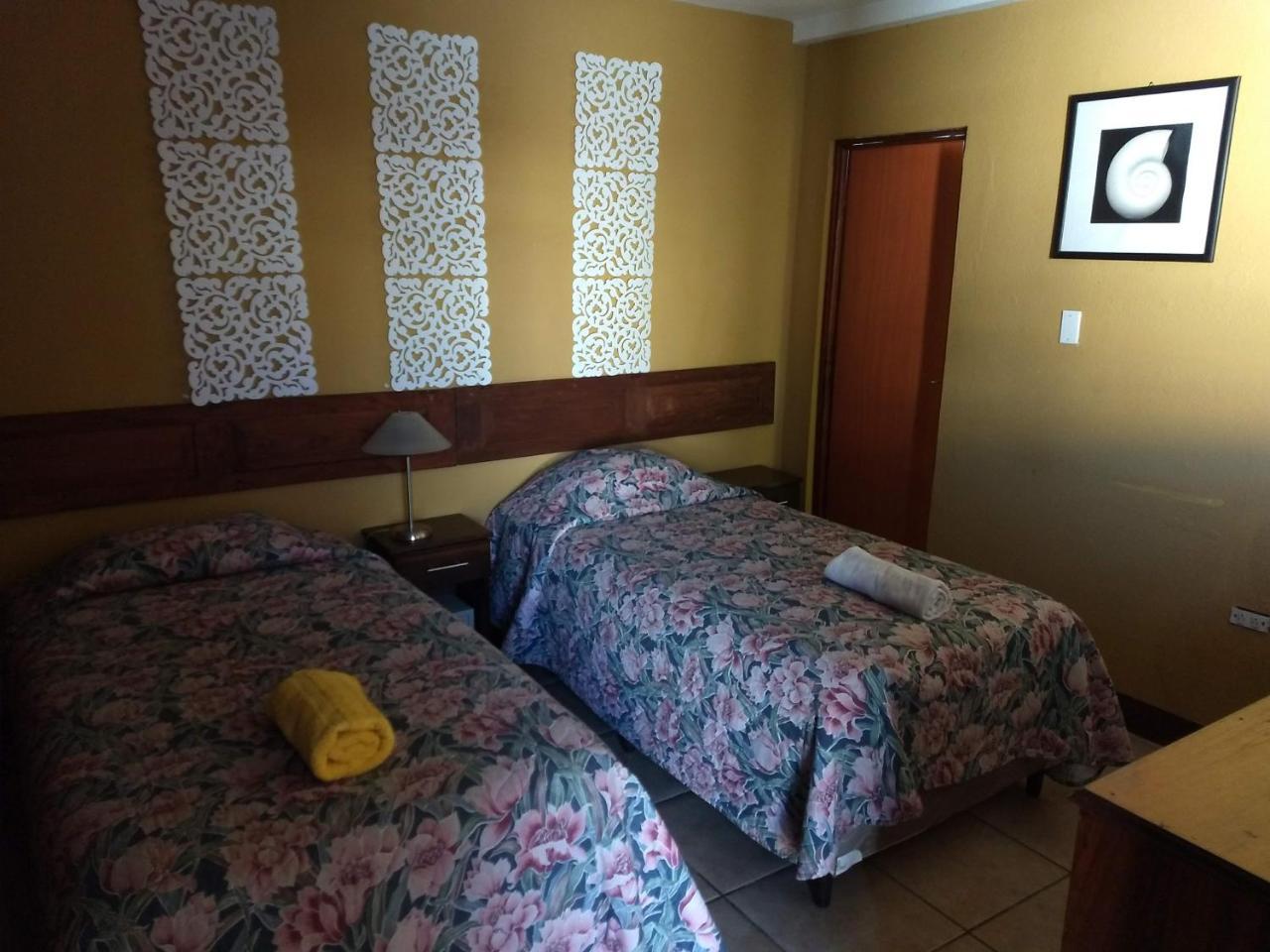 Bed and Breakfast Give House Guatemala City Екстер'єр фото